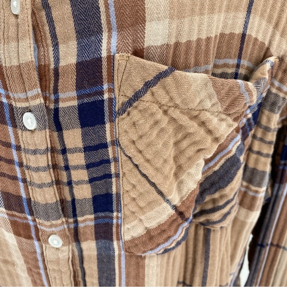 Aerie tan & navy blue plaid flannel shirt - Picture 4 of 10